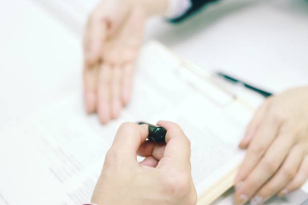 L’acte de vente immobilier : formalités et clauses